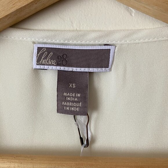 Chelsea28 Ivory Pleated V-Neck Tank NWT - Picture 4 of 6